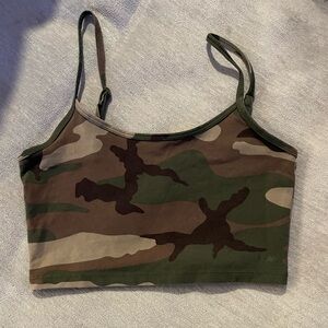 Aritzia TNA Hold It Camo Crop Tank